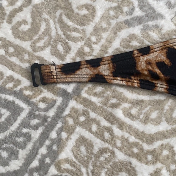 Victoria’s Secret swim suit top - Picture 3 of 10